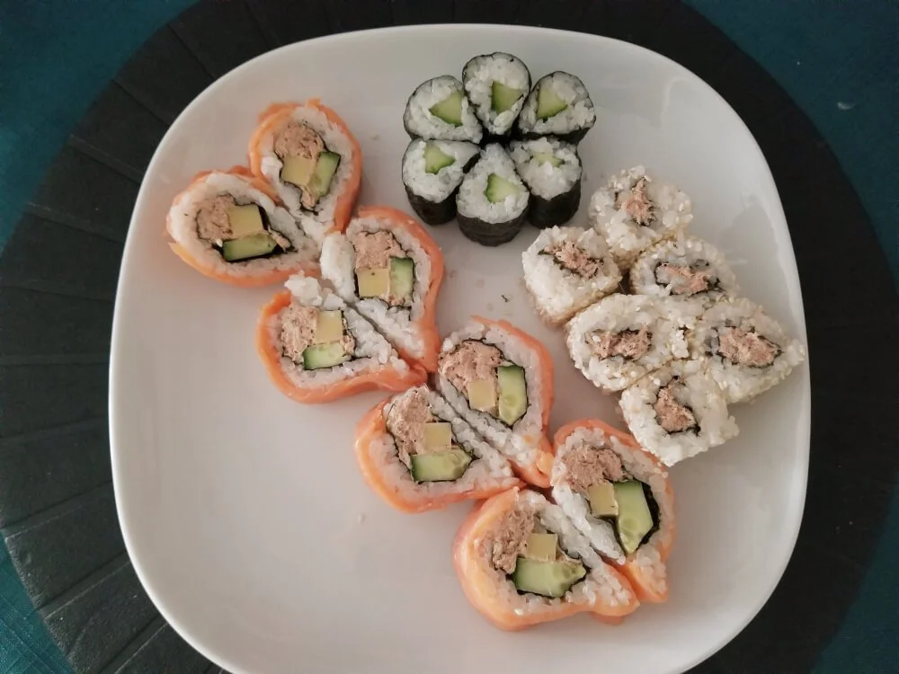 Perfect for sushi parties! How to make flower-shaped mini rolls 